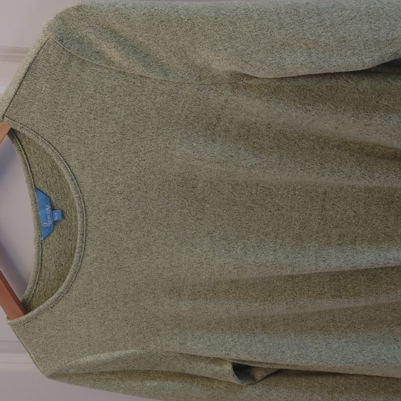 Women's top - Picture 2 of 6